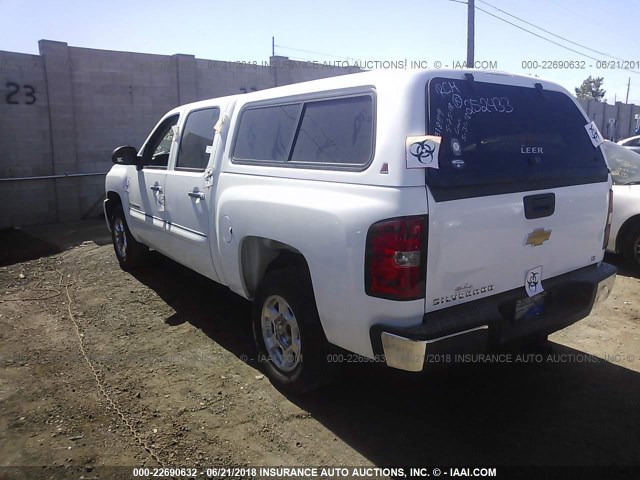 3GCPCSE03CG252433 - 2012 CHEVROLET SILVERADO C1500 LT WHITE photo 3