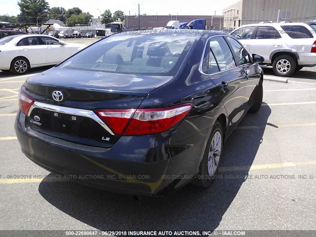 4T1BF1FK0FU112252 - 2015 TOYOTA CAMRY LE/XLE/SE/XSE Dark Blue photo 4