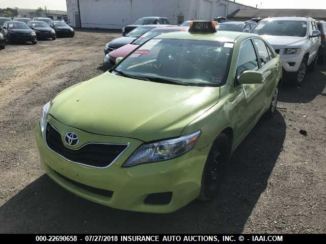 4T1BF3EK4BU685789 - 2011 TOYOTA CAMRY SE/LE/XLE GREEN photo 2