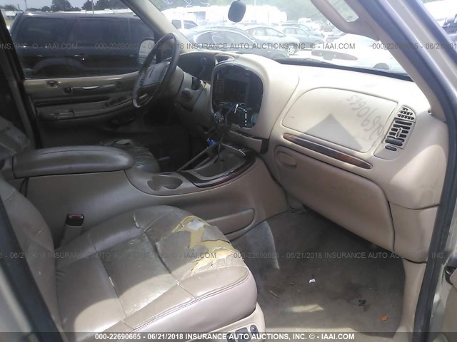 5LMPU28L0WLJ18059 - 1998 LINCOLN NAVIGATOR GRAY photo 5