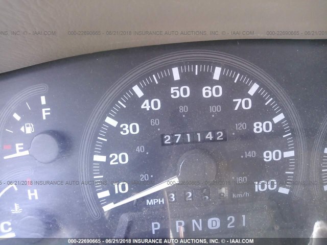 5LMPU28L0WLJ18059 - 1998 LINCOLN NAVIGATOR GRAY photo 7