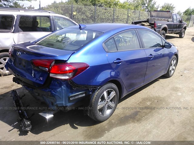 3KPFL4A7XJE178978 - 2018 KIA FORTE LX/S BLUE photo 4