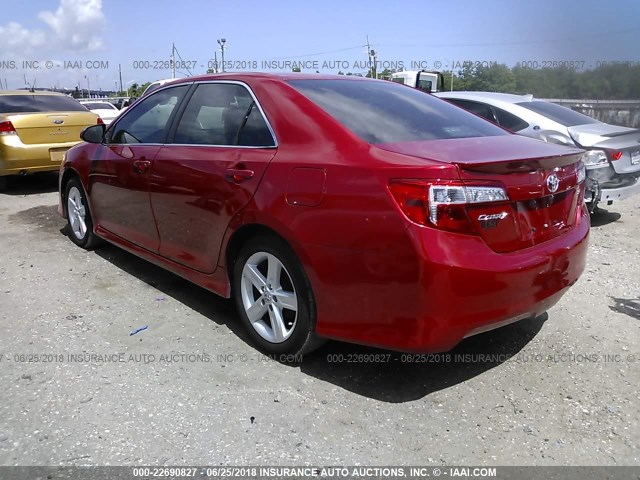 4T1BF1FK8DU726253 - 2013 TOYOTA CAMRY L/SE/LE/XLE 红色 照片 3