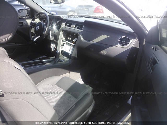 1ZVBP8CF7D5260310 - 2013 FORD MUSTANG GT SILVER photo 5