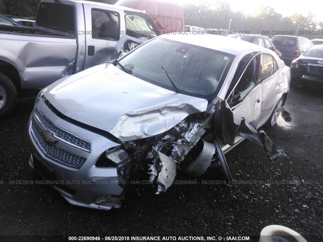 1G11H5SA0DF328756 - 2013 CHEVROLET MALIBU LTZ 银色 照片 2