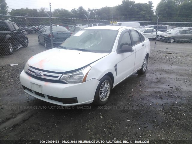 1FAHP35N28W126508 - 2008 FORD FOCUS SE/SEL/SES WHITE photo 2