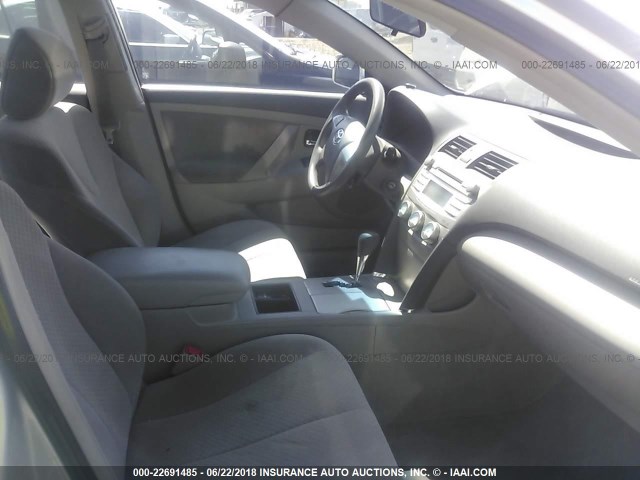 4T1BE46K77U565998 - 2007 TOYOTA CAMRY NEW GENERAT CE/LE/XLE/SE SILVER photo 5