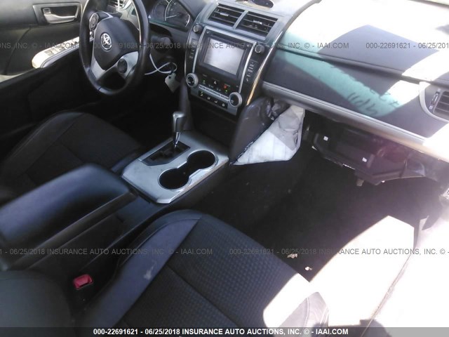 4T1BF1FK4EU784118 - 2014 TOYOTA CAMRY L/SE/LE/XLE 白色 照片 5