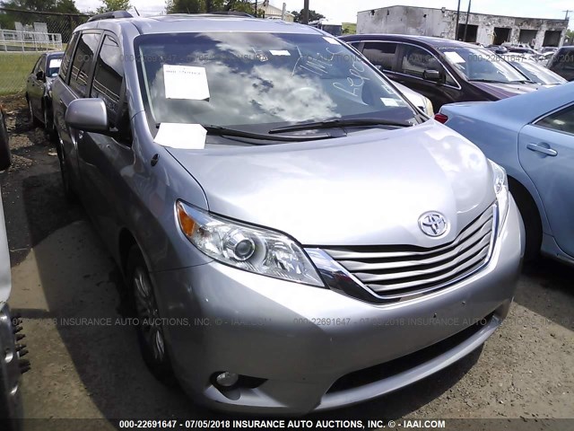 5TDYK3DC6DS308585 - 2013 TOYOTA SIENNA XLE/LIMITED SILVER photo 1