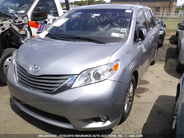 5TDYK3DC6DS308585 - 2013 TOYOTA SIENNA XLE/LIMITED SILVER photo 2