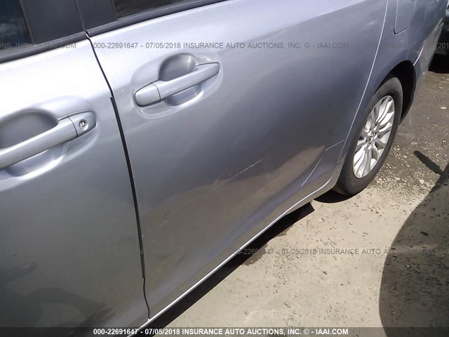 5TDYK3DC6DS308585 - 2013 TOYOTA SIENNA XLE/LIMITED SILVER photo 6