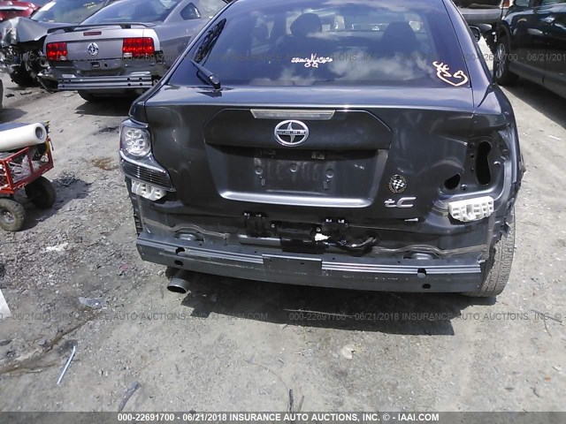 JTKJF5C70GJ017886 - 2016 TOYOTA SCION TC 灰色 照片 6