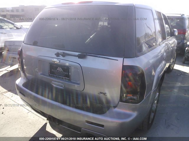 1GNET13H562247250 - 2006 CHEVROLET TRAILBLAZER SS SILVER photo 4