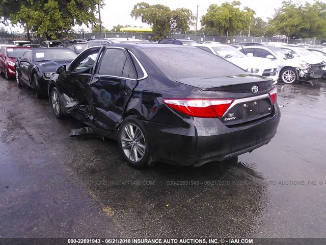 4T1BF1FK8GU251692 - 2016 TOYOTA CAMRY LE/XLE/SE/XSE BLACK photo 3