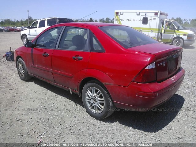 1FAFP34N16W236617 - 2006 FORD FOCUS ZX4 RED photo 3