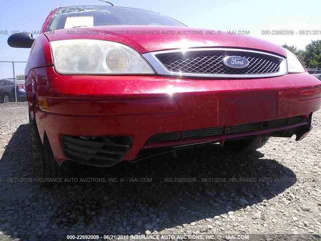 1FAFP34N16W236617 - 2006 FORD FOCUS ZX4 RED photo 6