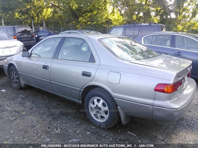 4T1BG22K9WU249747 - 1998 TOYOTA CAMRY CE/LE/XLE TAN photo 3