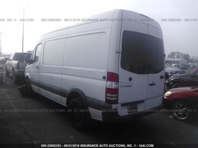 WD3PE7CC4C5614551 - 2012 MERCEDES-BENZ SPRINTER 2500 WHITE photo 3