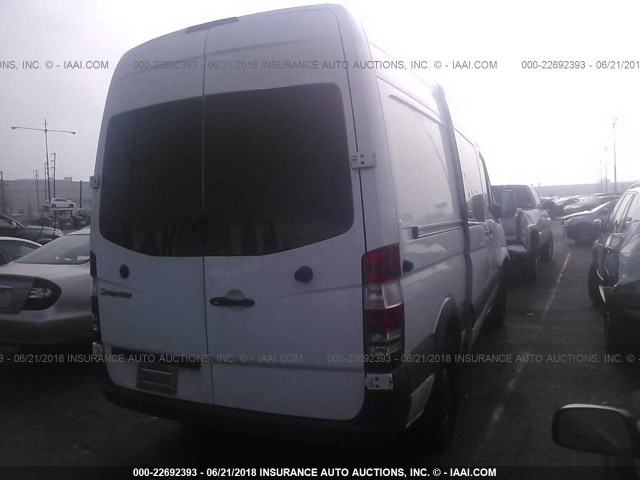 WD3PE7CC4C5614551 - 2012 MERCEDES-BENZ SPRINTER 2500 WHITE photo 4