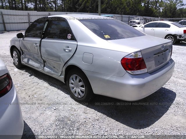 4T1BE32K05U974664 - 2005 TOYOTA CAMRY LE/XLE/SE SILVER photo 3