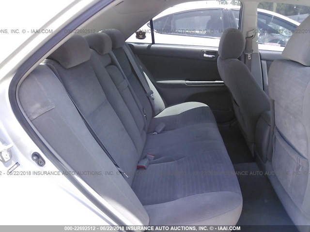 4T1BE32K05U974664 - 2005 TOYOTA CAMRY LE/XLE/SE ვერცხლისფერი ფოტო 8