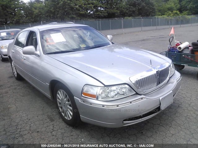 1LNHM81W73Y652916 - 2003 LINCOLN TOWN CAR EXECUTIVE Gold Foto 1