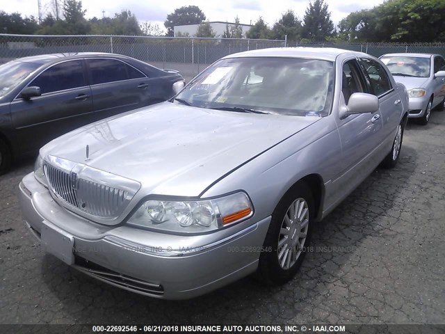 1LNHM81W73Y652916 - 2003 LINCOLN TOWN CAR EXECUTIVE Gold Foto 2