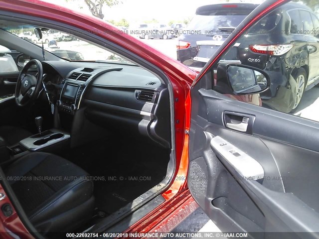 4T1BF1FK8DU646631 - 2013 TOYOTA CAMRY L/SE/LE/XLE 红色 照片 5