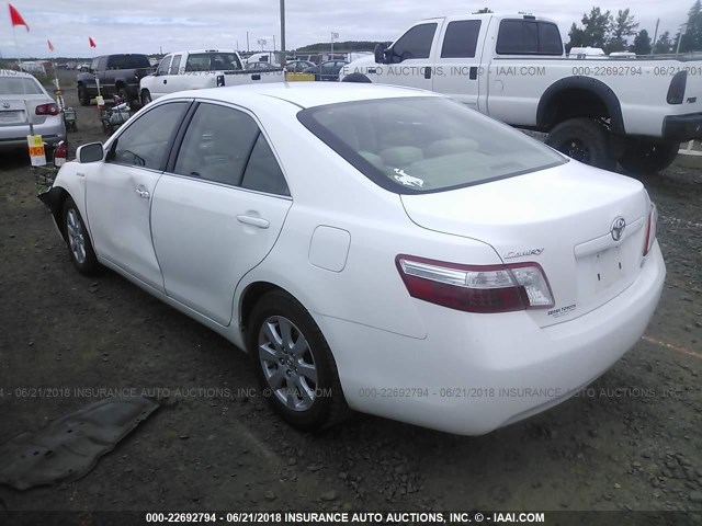 JTNBB46K273027921 - 2007 TOYOTA CAMRY NEW GENERAT HYBRID WHITE photo 3