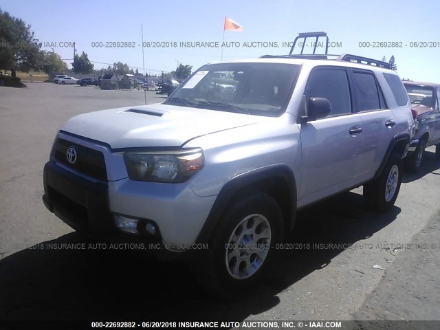 JTEBU5JR9A5032856 - 2010 TOYOTA 4RUNNER SR5/LIMITED/TRAIL SILVER photo 2