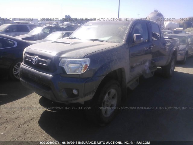 3TMMU4FN5FM081261 - 2015 TOYOTA TACOMA DOUBLE CAB LONG BED GRAY photo 2