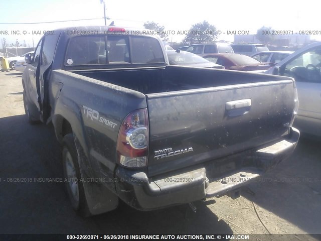 3TMMU4FN5FM081261 - 2015 TOYOTA TACOMA DOUBLE CAB LONG BED GRAY photo 3