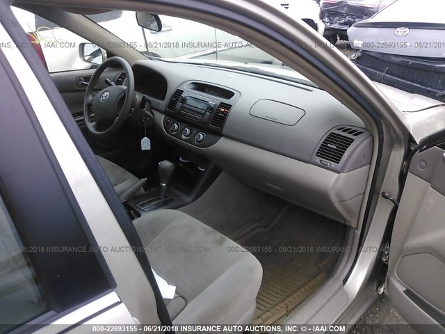 4T1BE32K26U119188 - 2006 TOYOTA CAMRY LE/XLE/SE 金色 照片 5