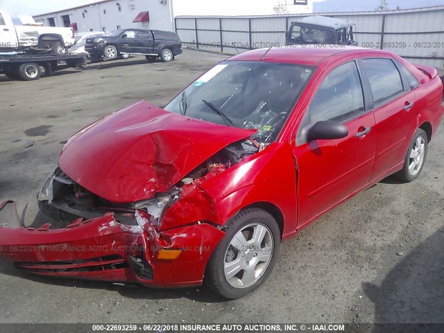 1FAFP34N47W362973 - 2007 FORD FOCUS ZX4/S/SE/SES RED photo 2