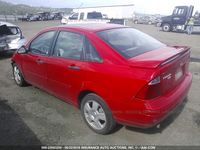 1FAFP34N47W362973 - 2007 FORD FOCUS ZX4/S/SE/SES RED photo 3