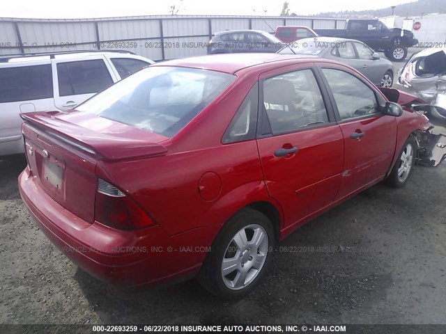 1FAFP34N47W362973 - 2007 FORD FOCUS ZX4/S/SE/SES RED photo 4