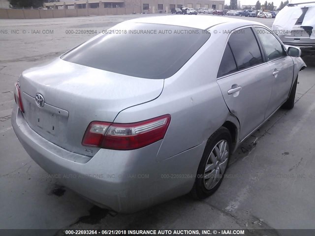 4T4BE46K09R092308 - 2009 TOYOTA CAMRY SE/LE/XLE ვერცხლისფერი ფოტო 4