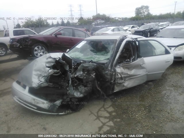 4T1BF28K31U966387 - 2001 TOYOTA CAMRY LE/XLE SILVER photo 2