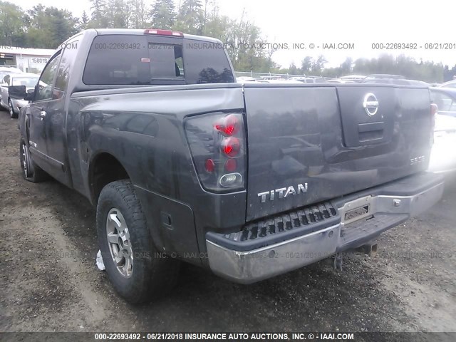 1N6AA06B26N568558 - 2006 NISSAN TITAN XE/SE/LE GRAY photo 3