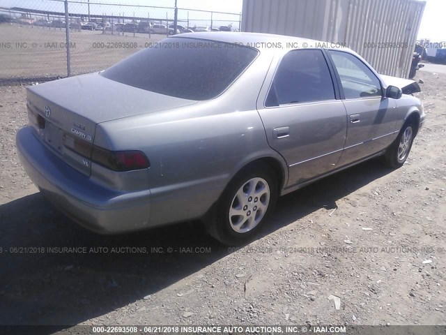 JT2BF22KXX0154638 - 1999 TOYOTA CAMRY LE/XLE GREEN photo 4