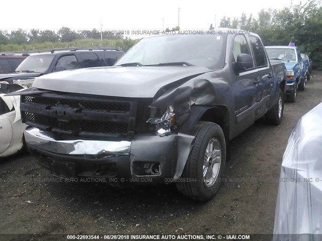 3GCEK13327G544906 - 2007 CHEVROLET SILVERADO K1500 CREW CAB GRAY photo 2