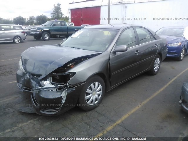4T1BE32K74U913309 - 2004 TOYOTA CAMRY LE/XLE/SE 灰色 照片 2