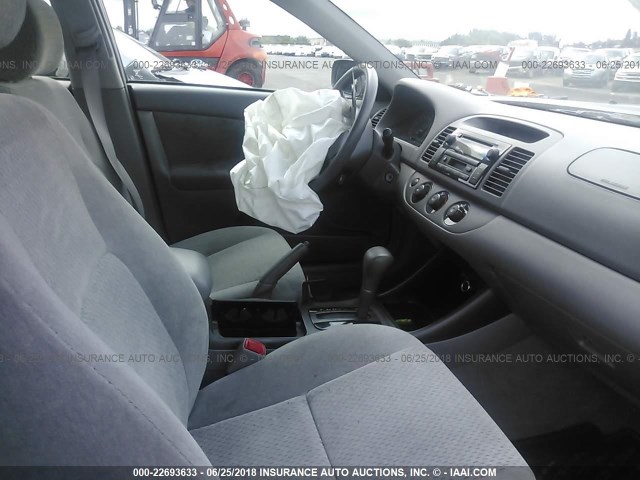 4T1BE32K74U913309 - 2004 TOYOTA CAMRY LE/XLE/SE 灰色 照片 5