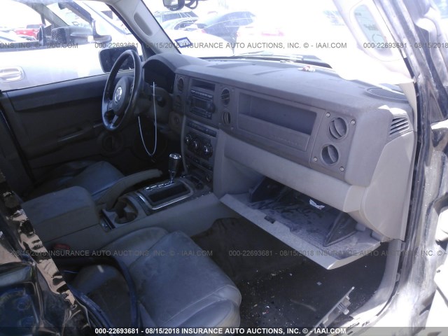 1J8HH48P27C643844 - 2007 JEEP COMMANDER BLACK photo 5