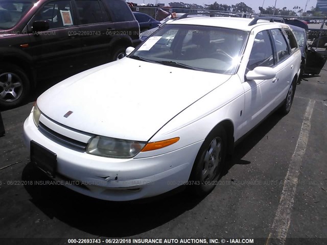 1G8JW84R62Y504058 - 2002 SATURN LW300 WHITE photo 2