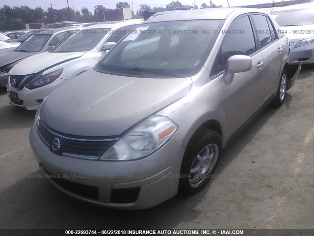 3N1BC11E19L490290 - 2009 NISSAN VERSA S/SL GOLD photo 2