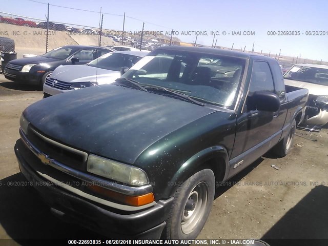 1GCCS19W428200310 - 2002 CHEVROLET S TRUCK S10 GREEN photo 2