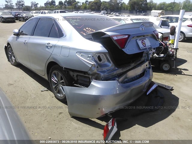 4T1BF1FKXGU535440 - 2016 TOYOTA CAMRY LE/XLE/SE/XSE 银色 照片 3