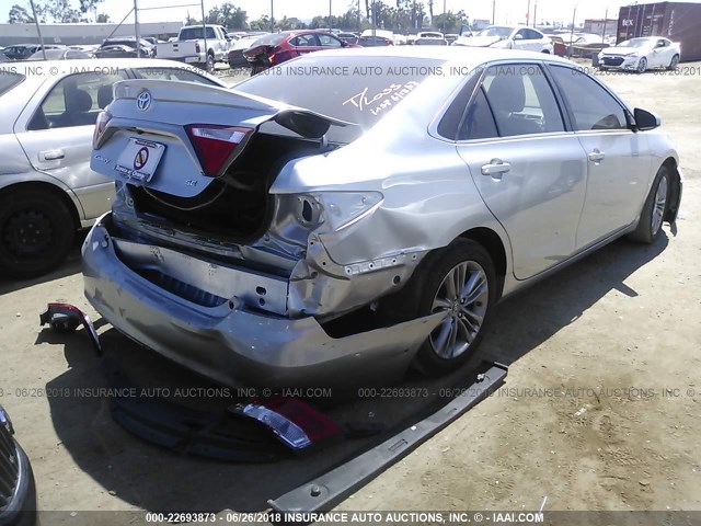 4T1BF1FKXGU535440 - 2016 TOYOTA CAMRY LE/XLE/SE/XSE 银色 照片 4