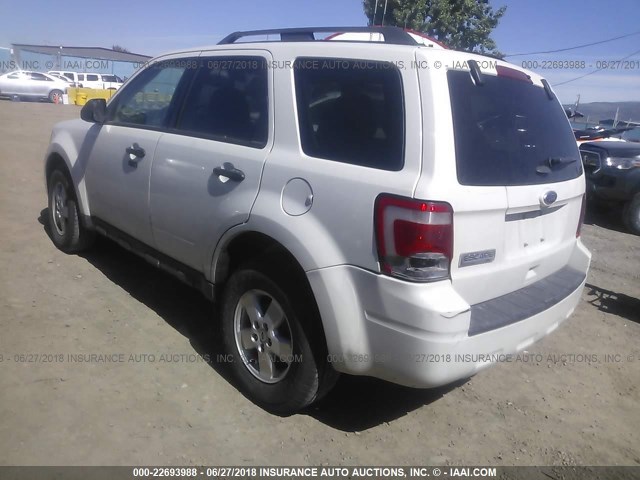 1FMCU9D77CKC56332 - 2012 FORD ESCAPE XLT WHITE photo 3